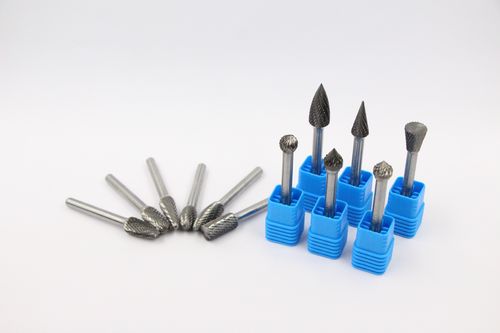 Le carbure de tungstène est utilisé pour la fabrication d'un carburant de tungstène.