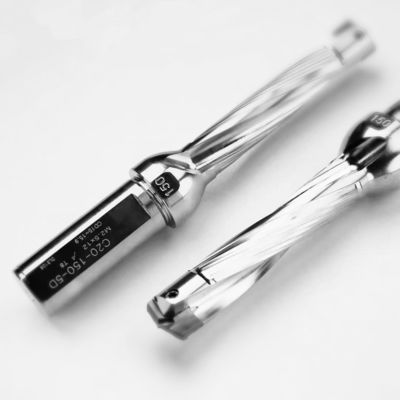 Bon prix Forage à couronne 5D Bit Tungstène Acier Spirale Flûte Forage pas à pas Indexable Forage à profondeur de trou Outils en ligne